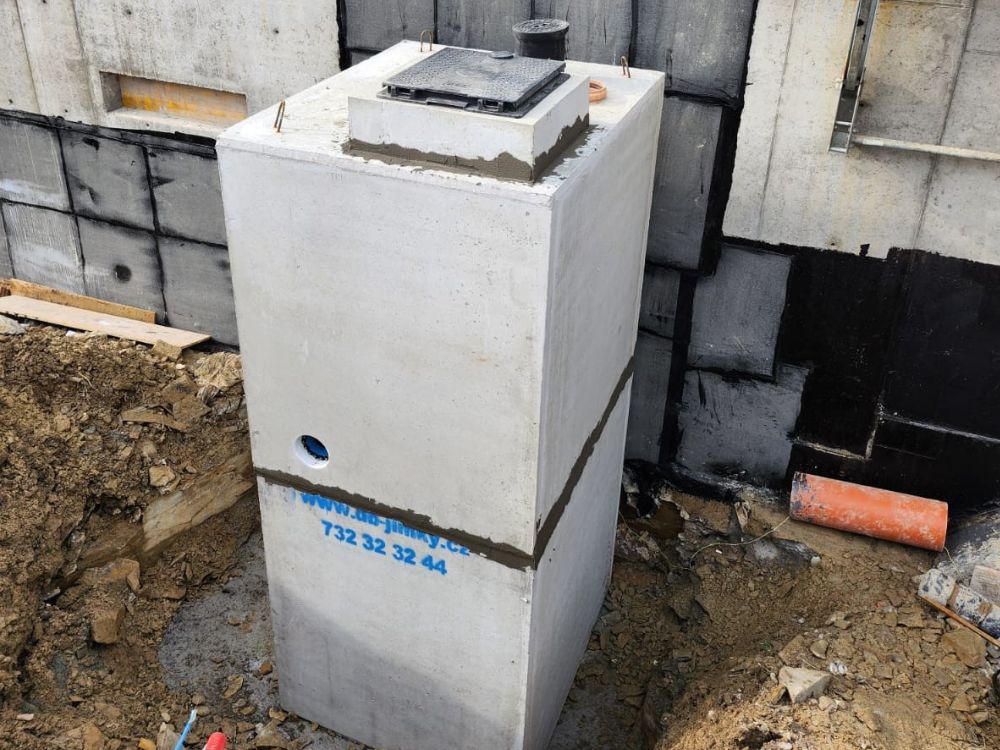 detailní reference, betonová armaturní šachta, Nemocnice Rychnov nad Kněžnou, db betonové jímky